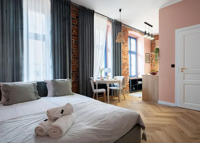 1555 Apartments V
