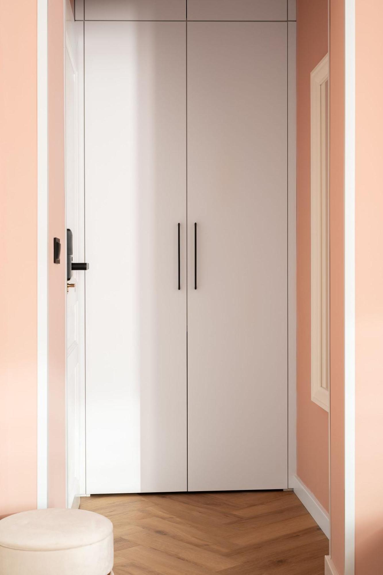 Apartment 1555 V