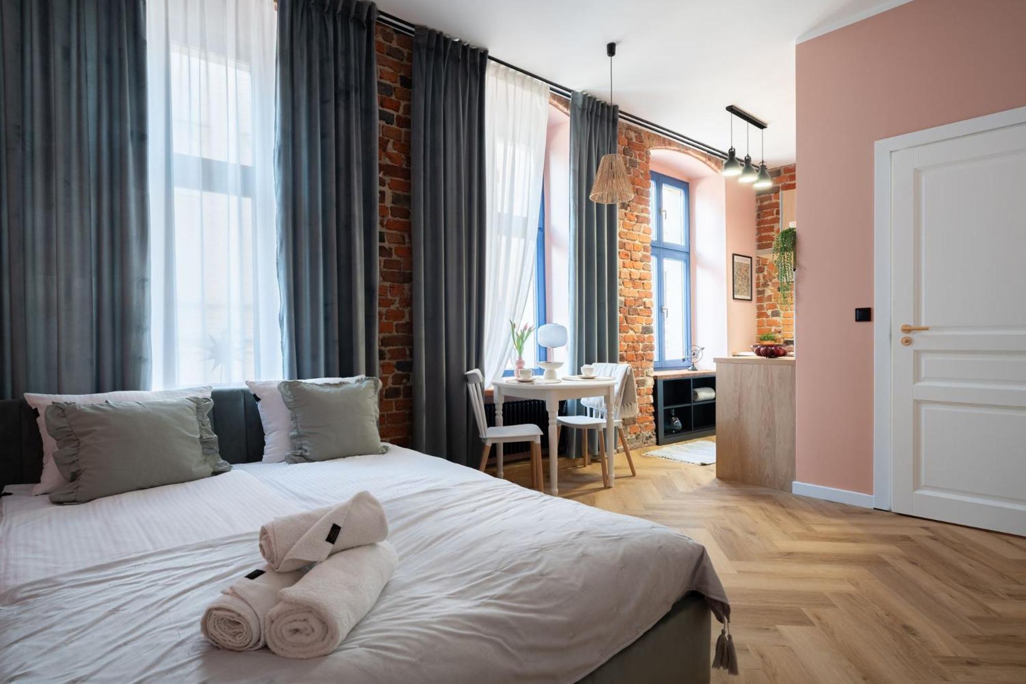 1555 V Apartment Torun